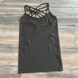 Grey crisscross tank